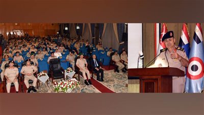 رئيس الأركان يشهد ندوة بعنوان 