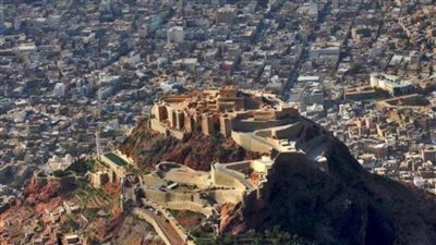 حصن ومدرسة.. قلعة القاهرة جوهرة تعز في اليمن 