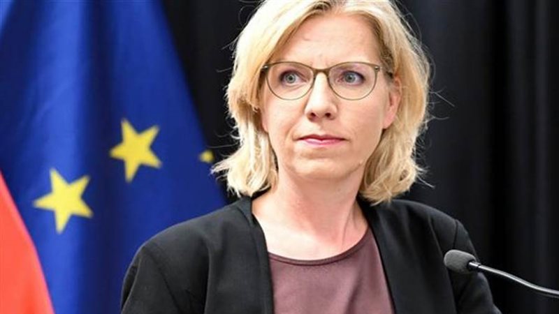 ليانور جويسلر وزيرة