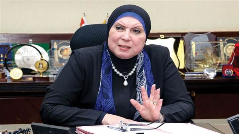 وزيرة التجارة والصناعة