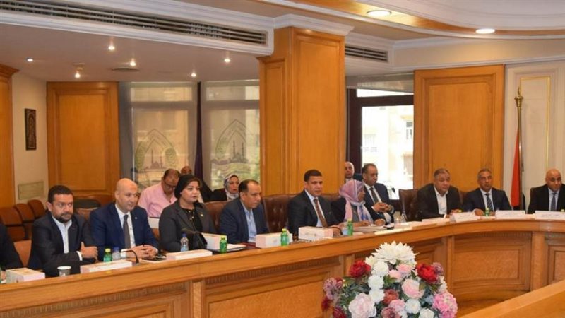 خلال اجتماع اعضاء