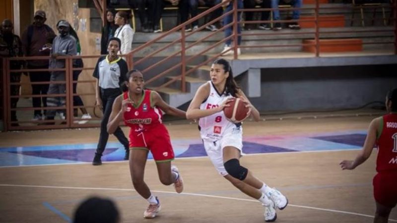 ناشئات السلة