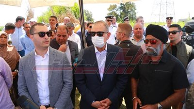 محافظ كفر الشيخ ووزير التعاون والتنمية الكندي يتفقدان المدارس الحقلية