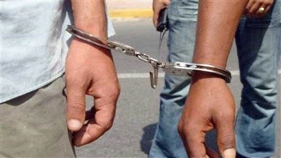 ضبط عنصرين إجراميين مسلحين بحوزتهما كمية من مخدر الهيروين قبل ترويجها بالقاهرة