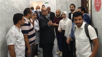 رئيس المستشفيات التعليمية يتفقد مركز علاج الأورام بالأحرار التعليمي بالزقازيق