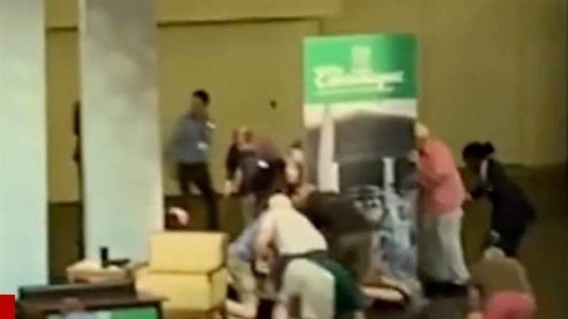 أثناء طعن رشدي