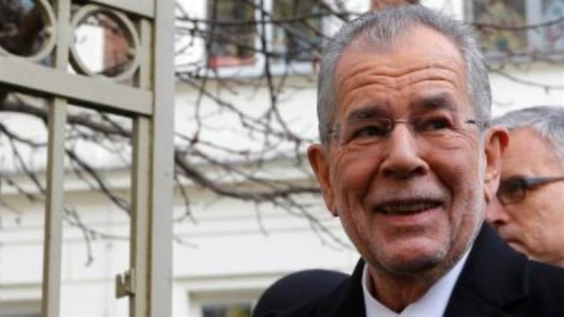 الرئيس الحالي الكسندر