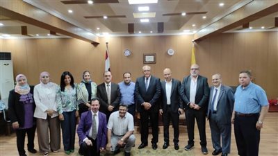 جلسة استثنائية لمجلس طب بني سويف لتكريم عميد الكلية 