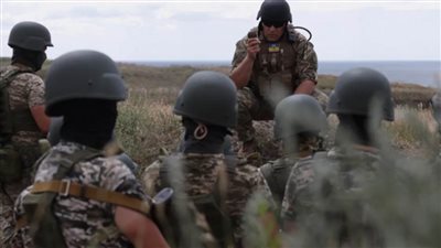 نيوزيلندا تقرر نشر 120 عسكريا في بريطانيا لتدريب قوات أوكرانية