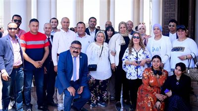 ممثلو الكيانات المصرية بالخارج يختتمون جولتهم في العاصمة بزيارة مسجد الفتاح العليم