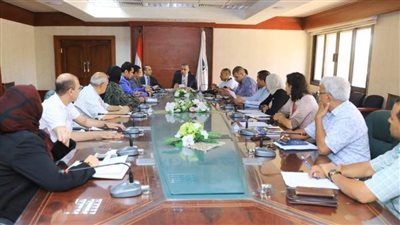 محافظ سوهاج يترأس اجتماع اللجنة العليا لتراخيص البناء وحوكمة العمران