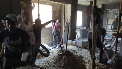 الأعمال على 