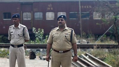 مصرع 6 من أفراد شرطة الحدود الهندية إثر سقوط حافلتهم في نهر بإقليم كشمير