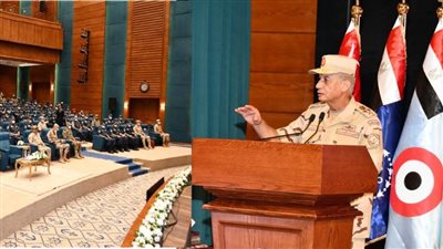 وزير الدفاع والإنتاج الحربي يلتقي بمقاتلي القوات البحرية