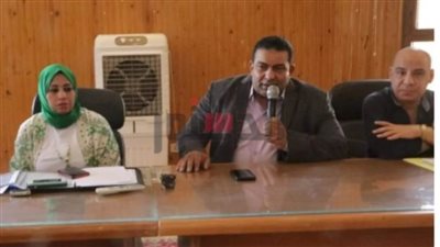 وكيل التعليم بالوادي الجديد يتابع البرنامج التدريبي لأعضاء لجان تغذية المدارس