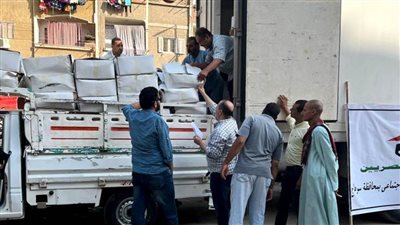 محافظ سوهاج يتابع وصول وتوزيع 29 طن لحوم على الأسر الأولى بالرعاية