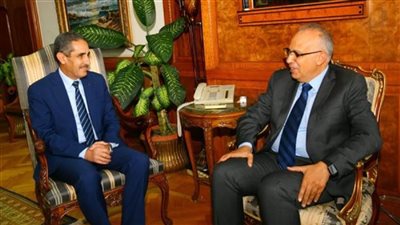 وزير الري يبحث مع محافظ الغربية موقف المشروعات المائية وإزالة التعديات