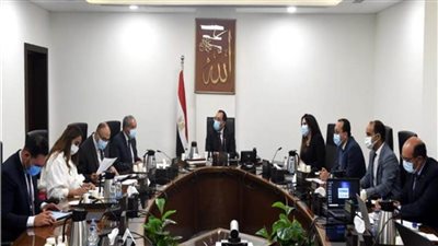 رئيس الوزراء يتابع موقف احتياطي السلع الرئيسية وزراعة المحاصيل لتحقيق الأمن الغذائي