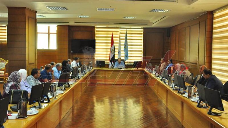 اجتماع رئيس الجامعة