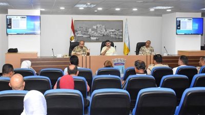 محافظ الإسكندرية يتابع 