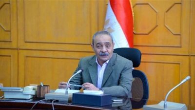 نائب محافظ الإسماعيلية يُناقش التصاميم الجديدة المُقترحة للأسواق النموذجية بمدينة القنطرة غرب