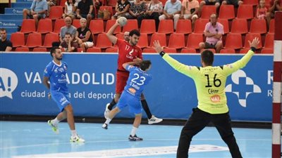 رجال يد الأهلي يفوز على أتليتكو بلد الوليد وديًا