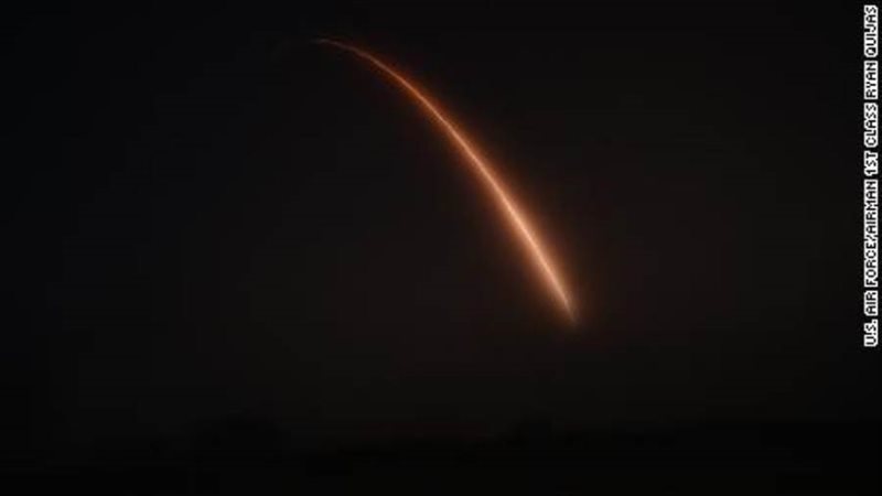 اطلاق صاروخ