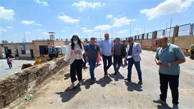 نائب محافظ البحيرة تتفقد المحطة الوسيطة لتجميع القمامة بكفر الدوار