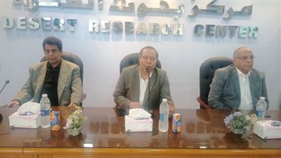  تفاصيل اجتماع رئيس مركز بحوث الصحراء بالباحثين 