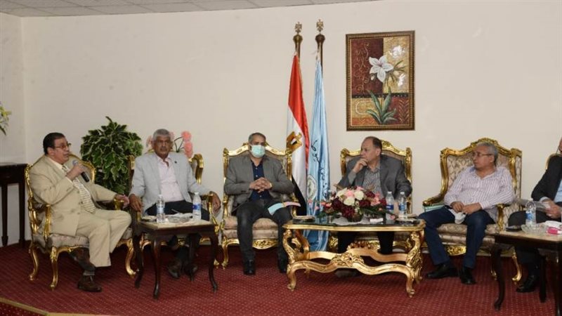 محافظ أسيوط يواصل