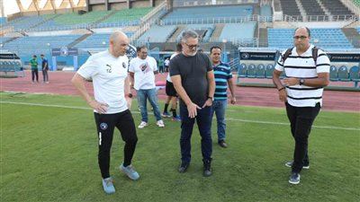 ميكالي يزور بيراميدز ويجتمع بتاكيس جونياس 