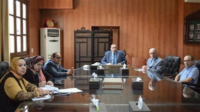 رئيس جامعة بني سويف يرأس اجتماعي مركزي 