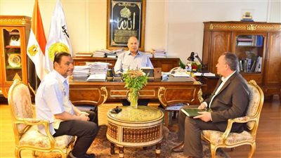 محافظ أسيوط يتابع امتحانات الدور الثاني للثانوية العامة ويوجه بتذليل العقبات