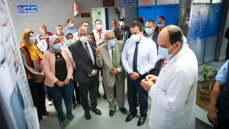 وزير الصحة بمستشفى