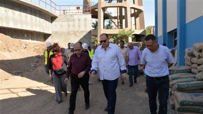 محافظ أسيوط يتفقد أعمال إحلال وتجديد محطة المياه التشيكي بحي شرق