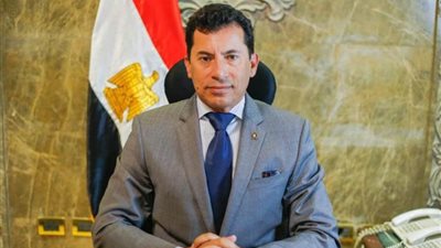 وزير الرياضة يطمئن على الحالة الصحية لنجمي الأهلي والزمالك أشرف قاسم ومجدي أفشة