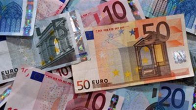 توقعات بتراجع اليورو إلى 0.97 دولار خلال الربع الحالي