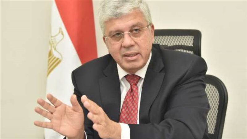 الدكتور أيمن عاشور