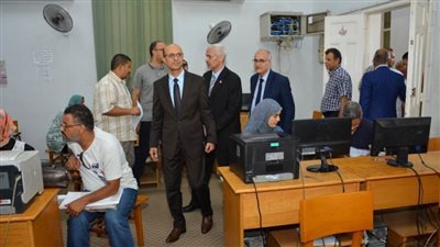 رئيس جامعة أسيوط في جولة تفقدية لمقرات مكاتب التنسيق الإلكتروني