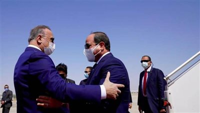 الرئيس السيسي يودع رئيس وزراء العراق بمطار العلمين