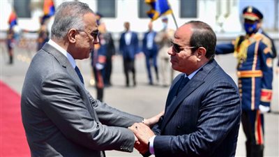 موجز الرابعة...الرئيس السيسي يودع رئيس وزراء العراق بمطار العلمين...وتعديلات بمناهج الصف الرابع