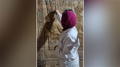 الانتهاء من ترميم الصالة المستعرضة أمام قدس الأقداس بمعبد دندرة