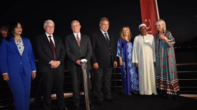 نائب وزير السياحة ومحافظ الأقصر يجتمعان لبحث الاستعدادات للموسم السياحي الشتوي