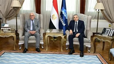 رئيس هيئة قناة السويس يبحث مع محافظ بورسعيد عددًا من الموضوعات المتعلقة بالمحافظة
