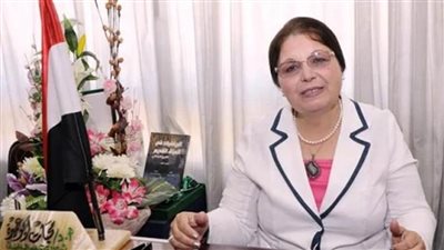 أستاذ المناهج والعلوم التربوية توضح أهمية تغيير مناهج الصف الرابع الابتدائي 