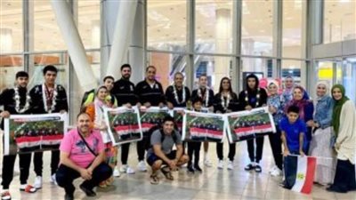 ناشئو الإسكواش يعودون للقاهرة بعد حصد المركز الثاني وفضية المونديال