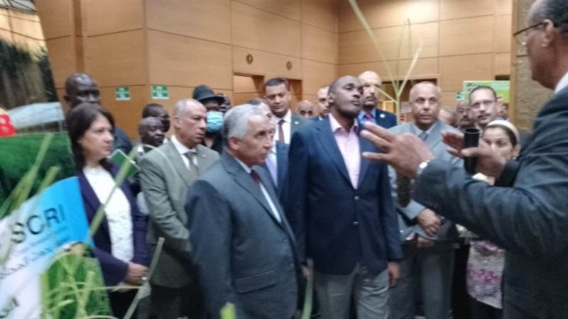 جانب من زيارة وزير