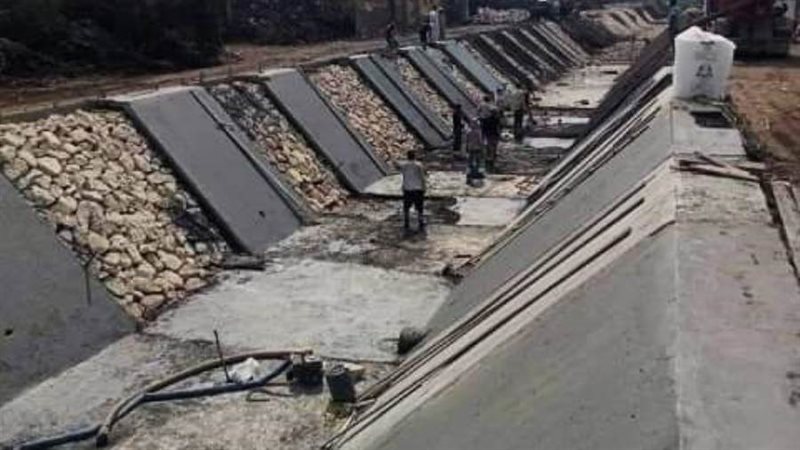 أعمال تبطين ترعة