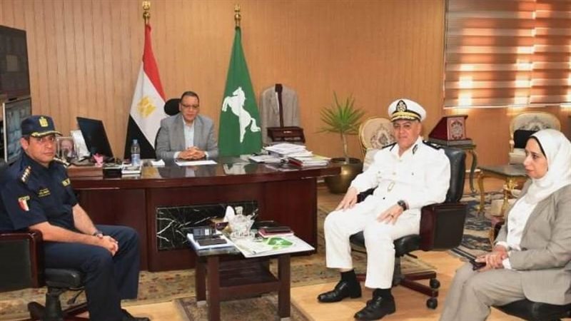 محافظ الشرقية ومديري