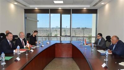 شكري ووزير المناخ الدنماركي يبحثان التحضيرات الجارية لمؤتمر المناخ